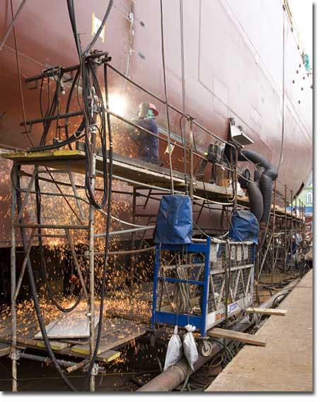 Hull construction of T-AKE 10 in June 2009.